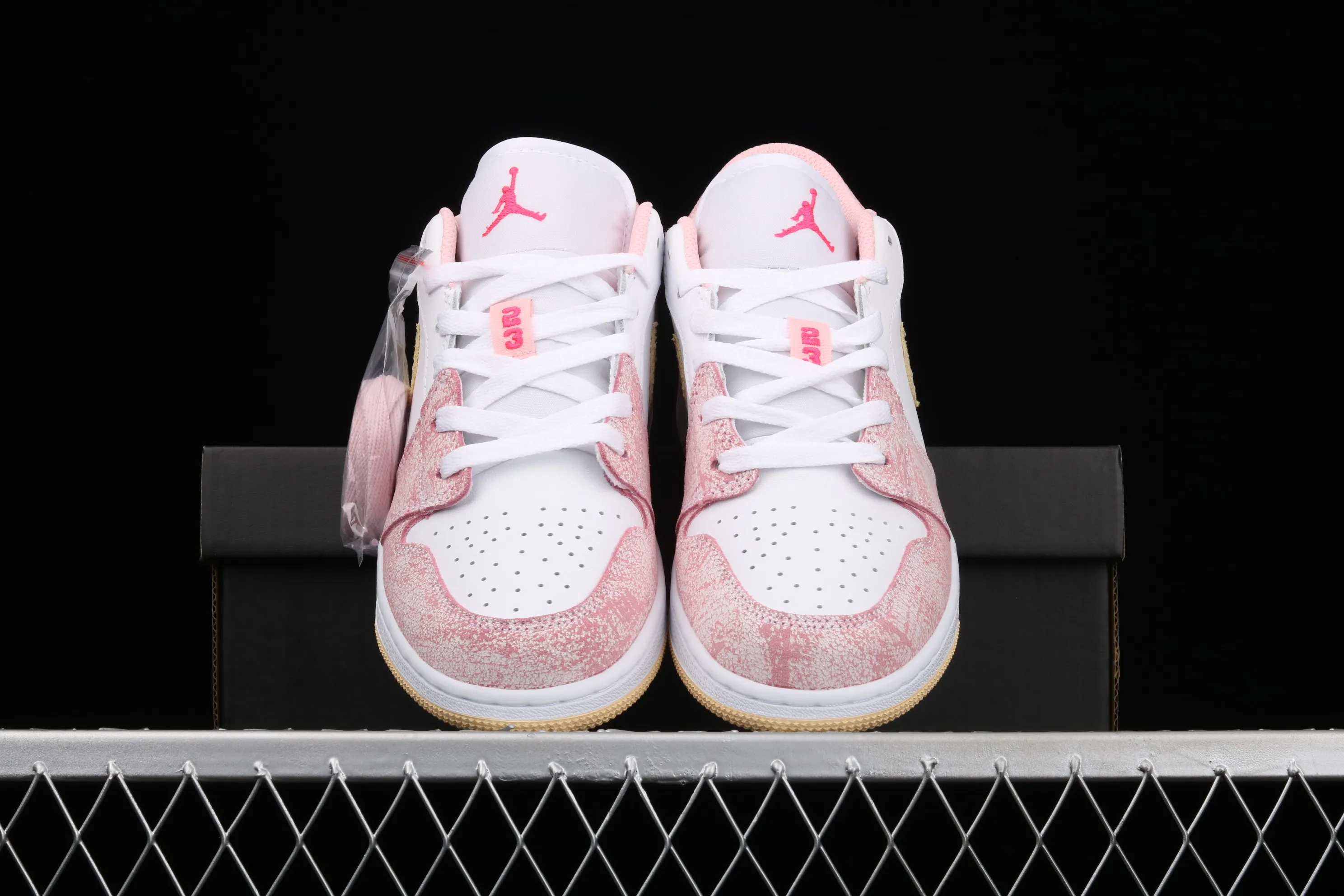 All categories Air Jordan Jordan series basketball shoes Air Jordan 1 Low P version Air Jordan 1 Low GS AJ1 Joe 1 low-top ice cream low-top basketball shoes CW7104-601